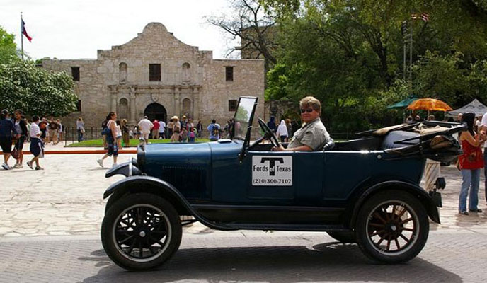 Daniel Bratcher in 'Old Blue' at the Alamo